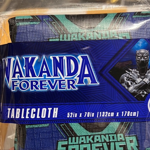 New Two Marvel's “Wakanda Forever” & “I Choose Loyalty” Tablecloth 52" x 70" - Picture 5 of 7